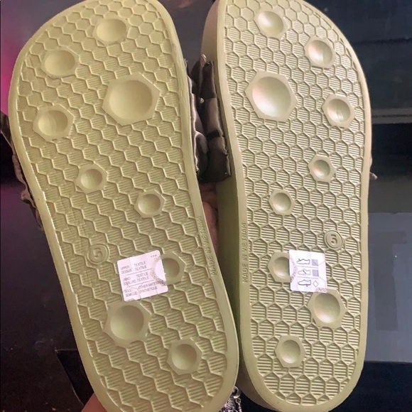 Fenty Puma Slides - Picture 3 of 5